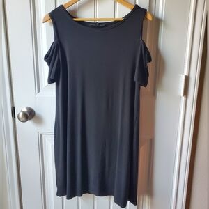 🤍🖤 White House Black Market Medium Cold Shoulder Knit Mini Dress